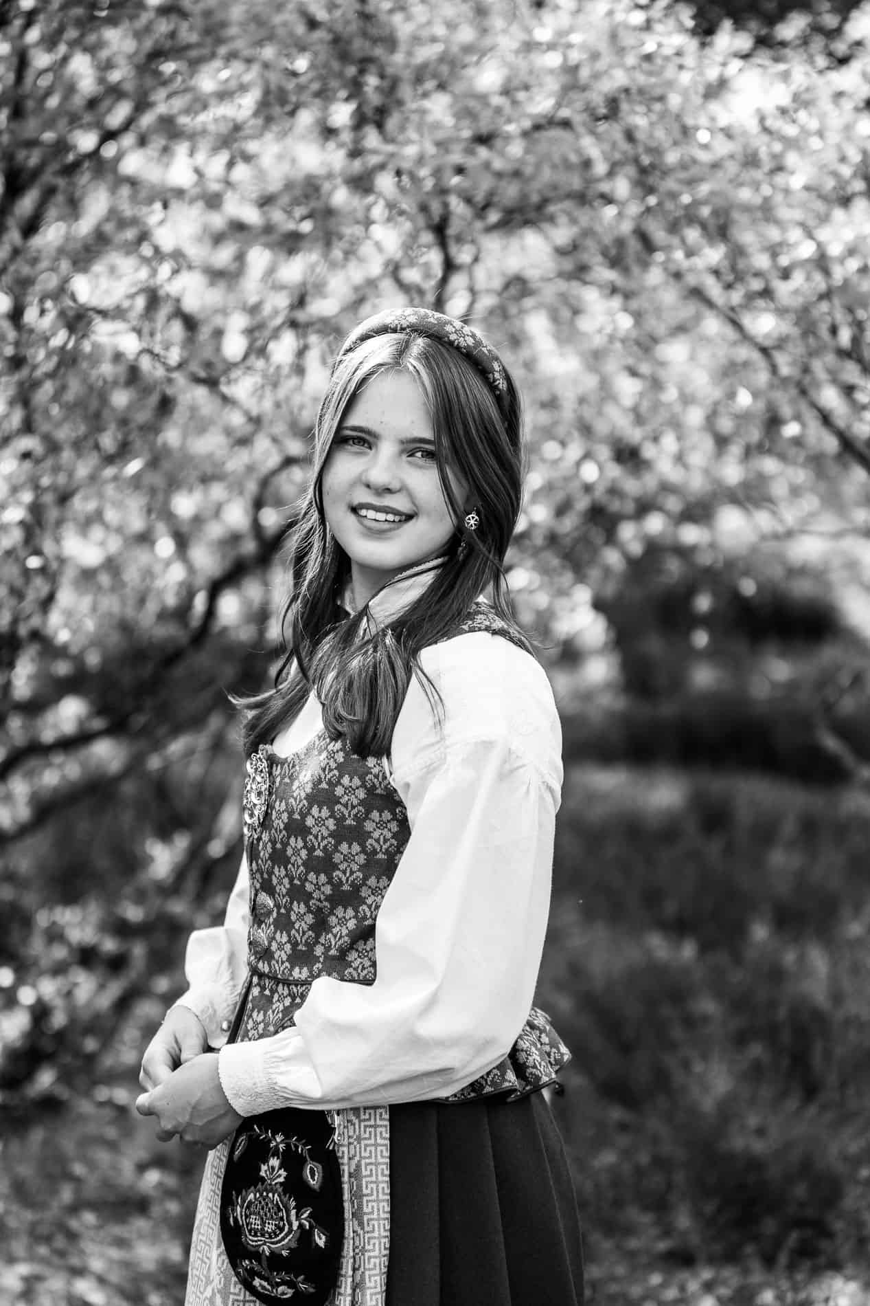 konfirmant fotografering risør bunad ama1203